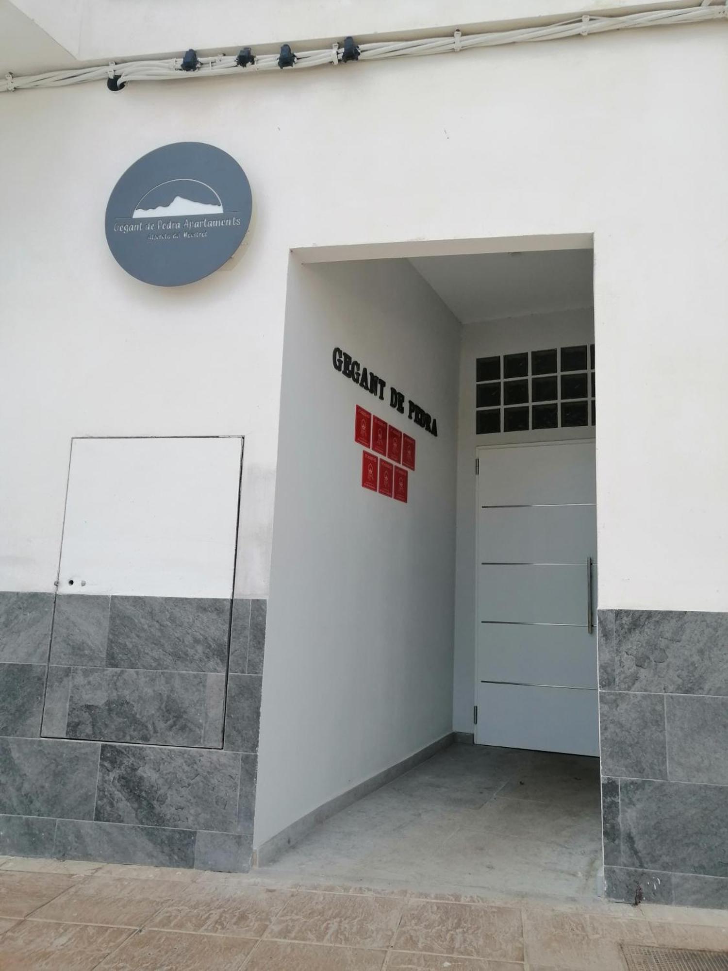 Gegant De Pedra Apartaments Adzaneta ภายนอก รูปภาพ